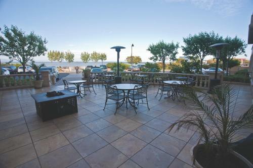 *bay Landing Hotel*