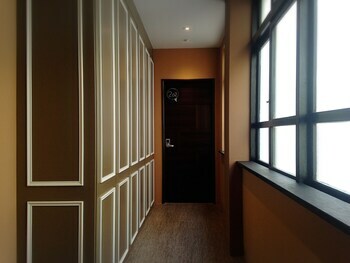 Here B&B