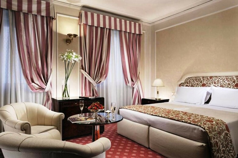 Hotel De La Ville