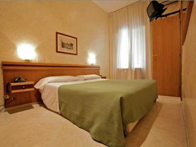Hotel Embassy