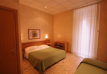 Hotel Embassy