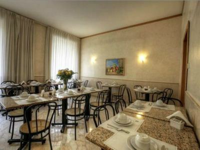 Hotel Embassy