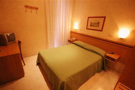 Hotel Embassy