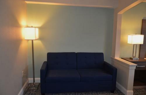 Opal Hotel & Suites