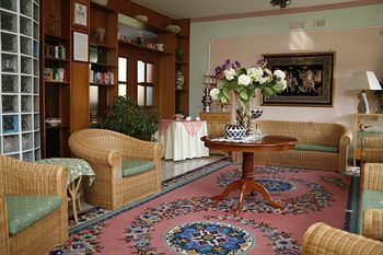 Hotel Leucosya