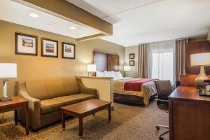 Hotel Comfort Inn & Suites