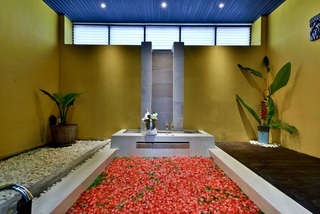 Hotel Bhu Nga Thani Resort And Spa