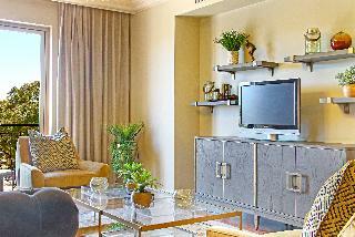 Cape Royal Luxury Hotel & Residence