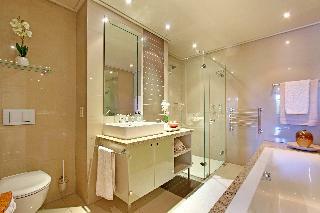 Cape Royal Luxury Hotel & Residence