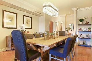 Cape Royal Luxury Hotel & Residence