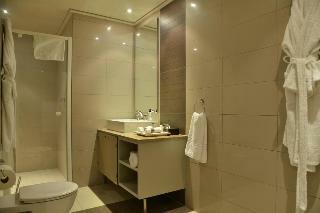 Cape Royal Luxury Hotel & Residence