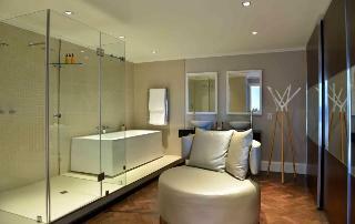 Cape Royal Luxury Hotel & Residence