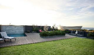 Cape Royal Luxury Hotel & Residence
