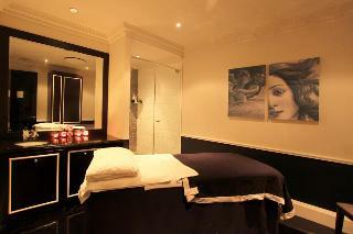 Cape Royal Luxury Hotel & Residence