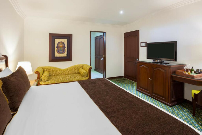 Hotel Embassy Park