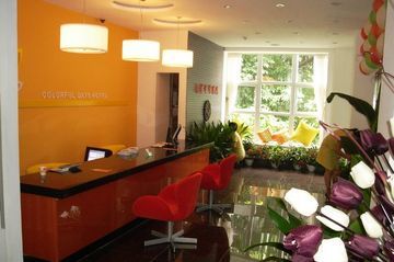 Hotel Colorful Days