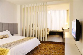 Hotel Colorful Days