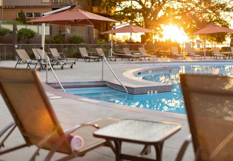 Hotel The Cove Lakeside Resort