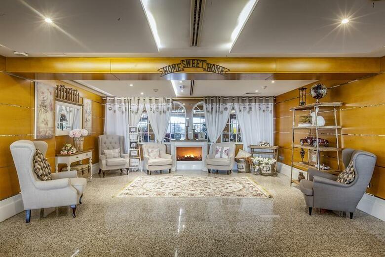 Hotel Golden Sands 10