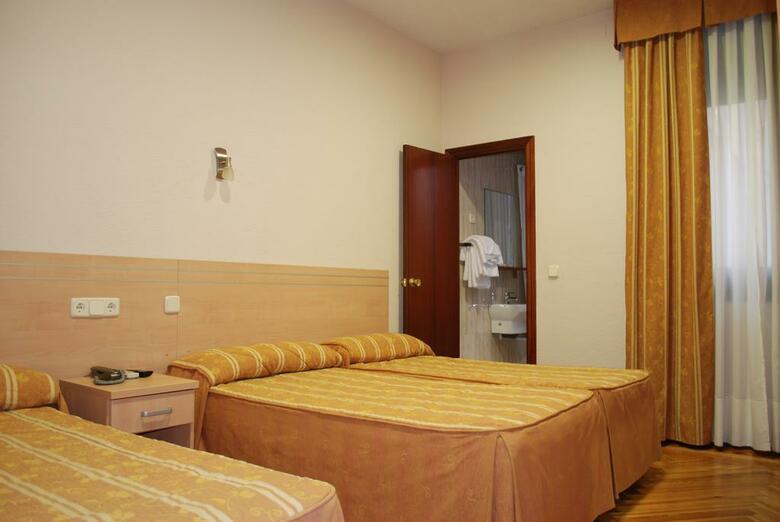 Hostal Avenida