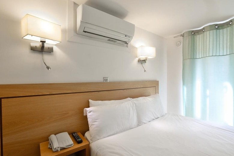 Ambassadors Hotel