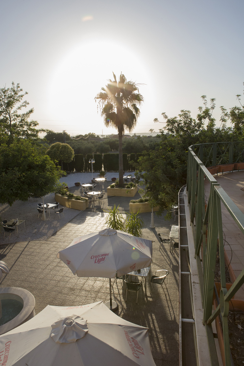 Hotel Mitra - Cabra