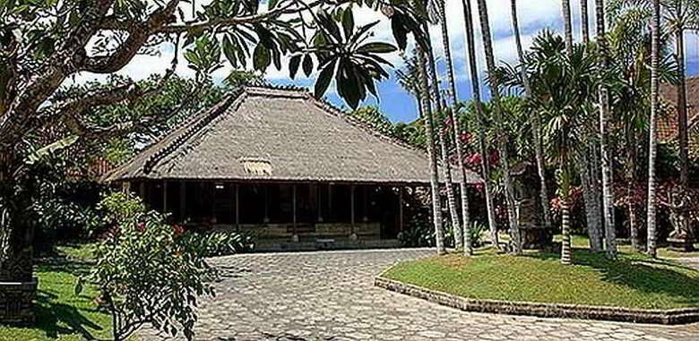Hotel Tandjung Sari