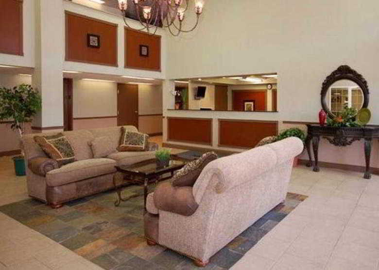 Hotel Suburban Extended Stay South Of Downtown/tinker Af