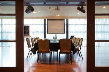 Best Western Fir Grove Hotel