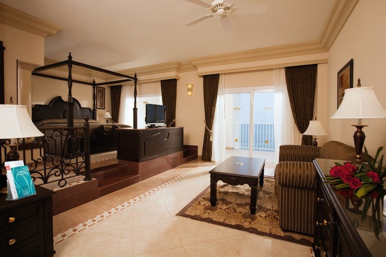 Hotel Riu Emerald Bay