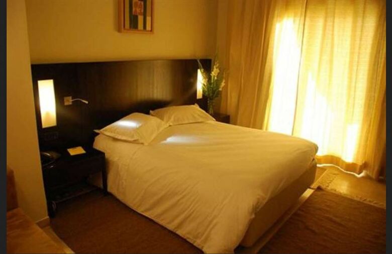 Hotel Les Ambassadeurs (.)