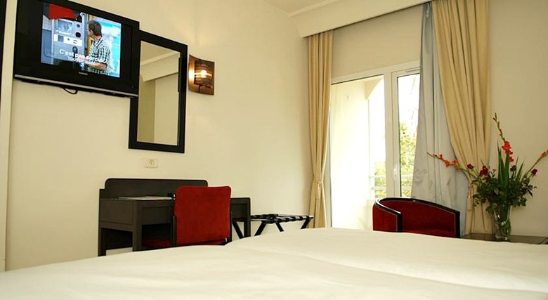 Hotel Les Ambassadeurs (.)