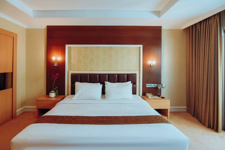 Hotel Surabaya Plaza