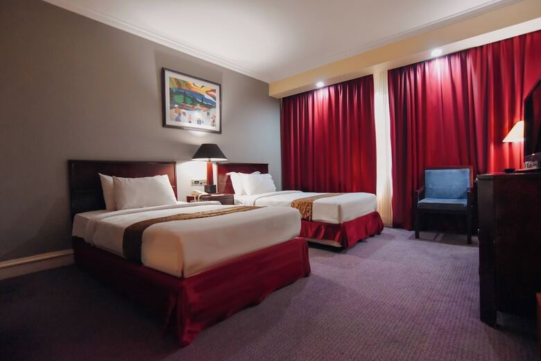 Hotel Surabaya Plaza