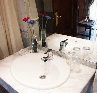 Hotel Albenzaire