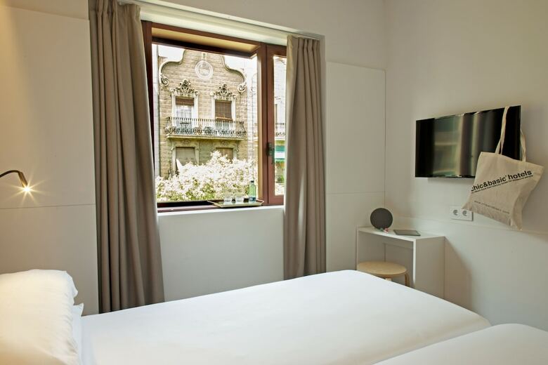 Hotel Chic & Basic Velvet