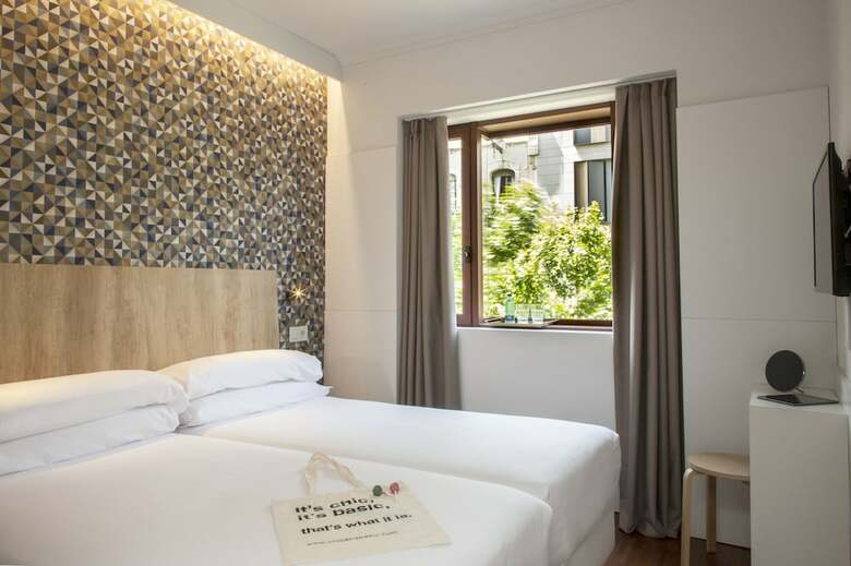 Hotel Chic & Basic Velvet