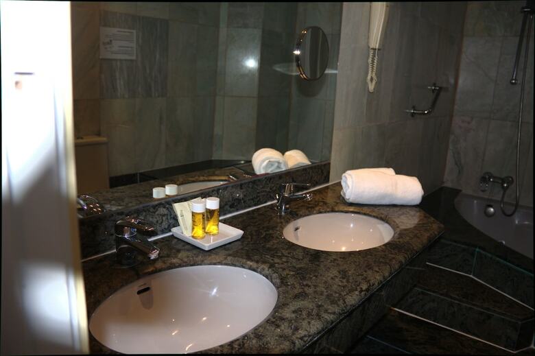 Hotel Chic & Basic Velvet