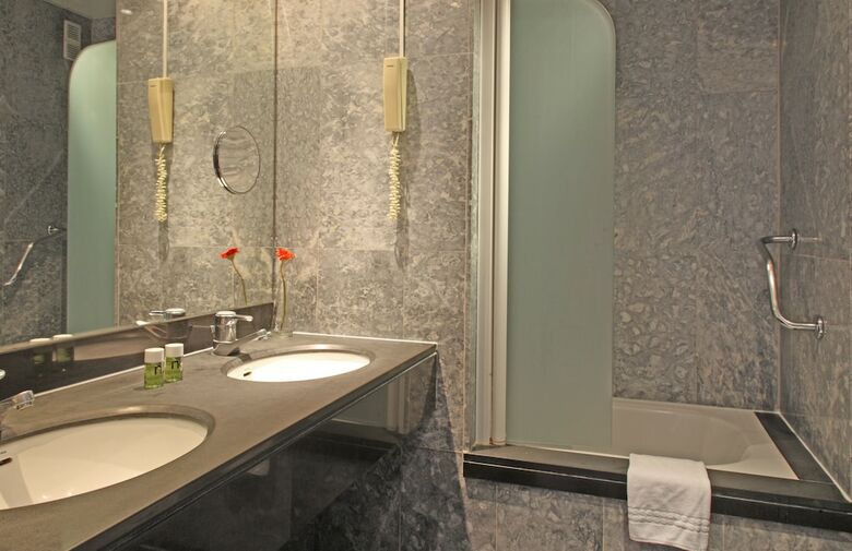 Hotel Chic & Basic Velvet