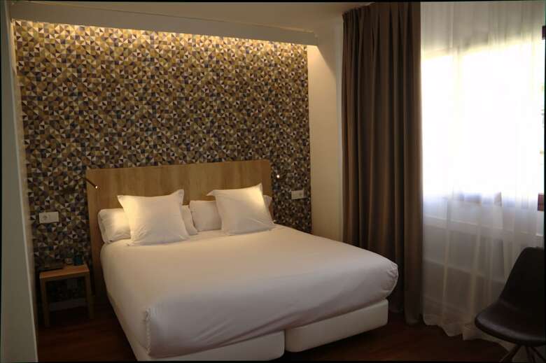 Hotel Chic & Basic Velvet