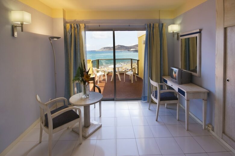 Apartamentos Col�n Playa