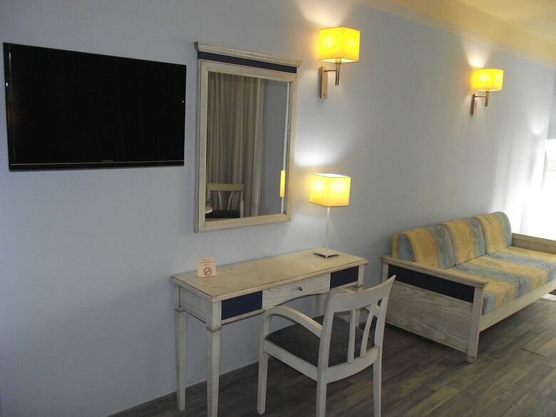 Apartamentos Col�n Playa