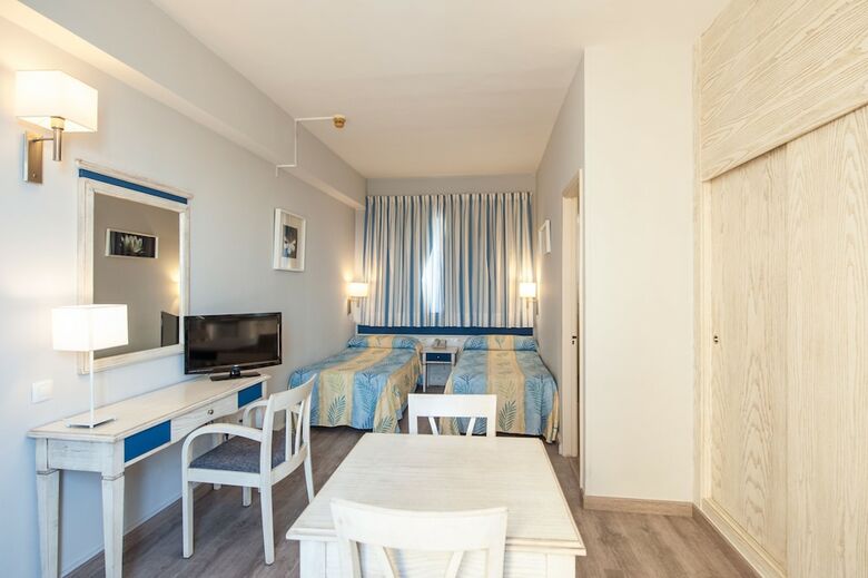 Apartamentos Col�n Playa