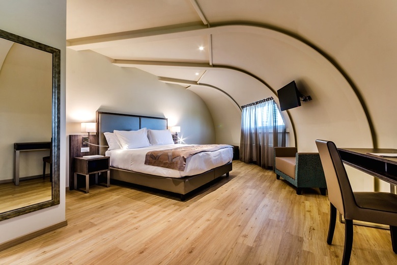 Smart Hotel Holiday