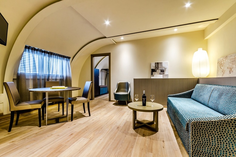 Smart Hotel Holiday
