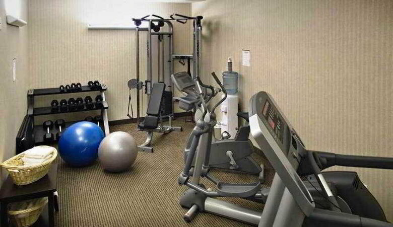 Acclaim Hotel Calgary Airport