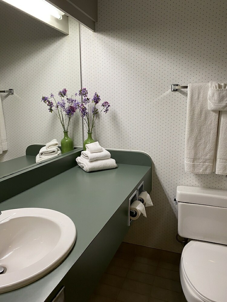 Hotel Riverside Resort  Conference Center
