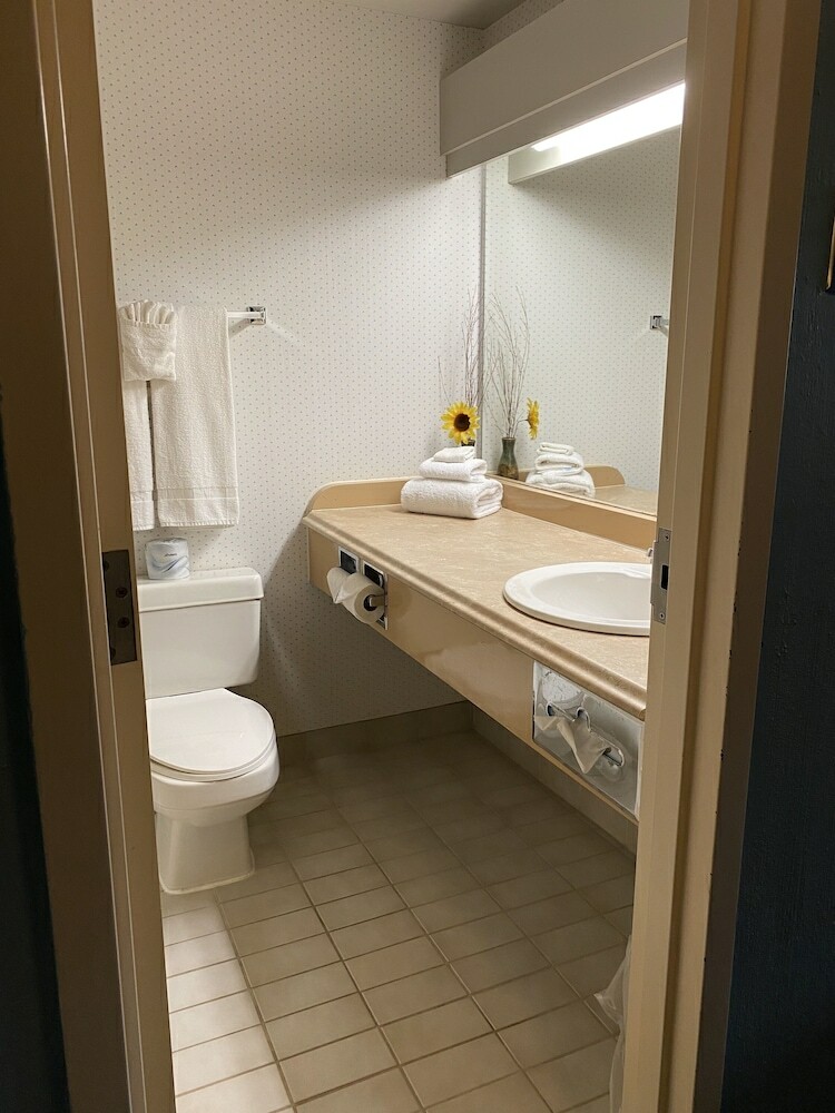 Hotel Riverside Resort  Conference Center