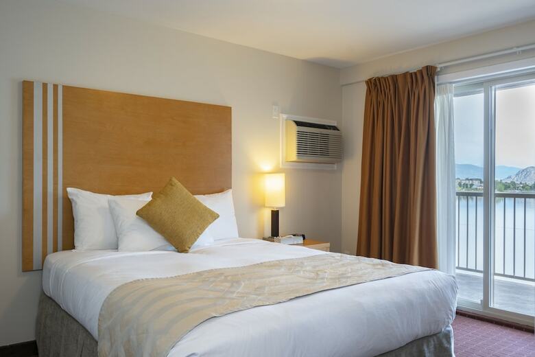 Coast Osoyoos Beach Hotel