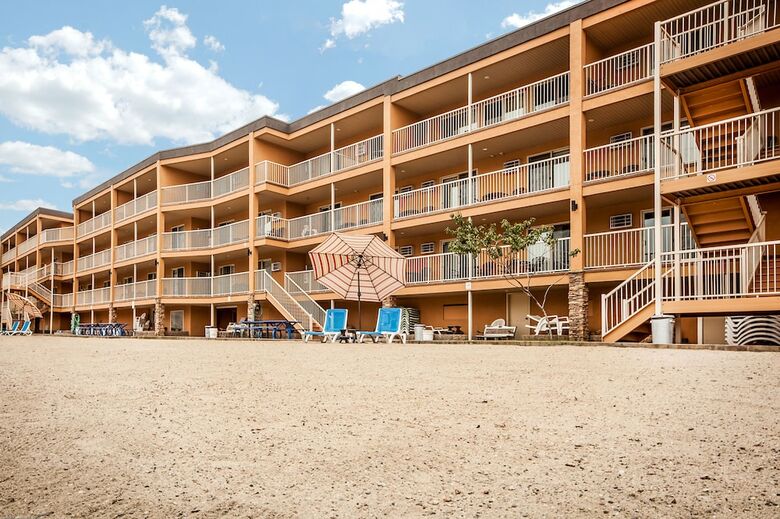 Coast Osoyoos Beach Hotel